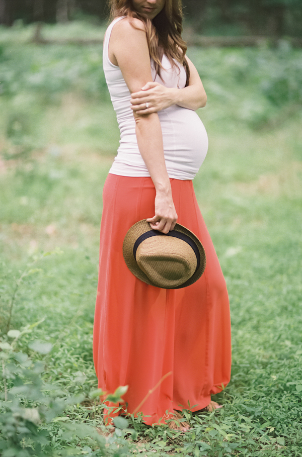 Chic Maternity Photo Session Inspired By This