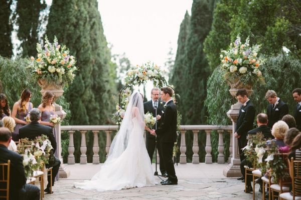 villa wedding ceremony