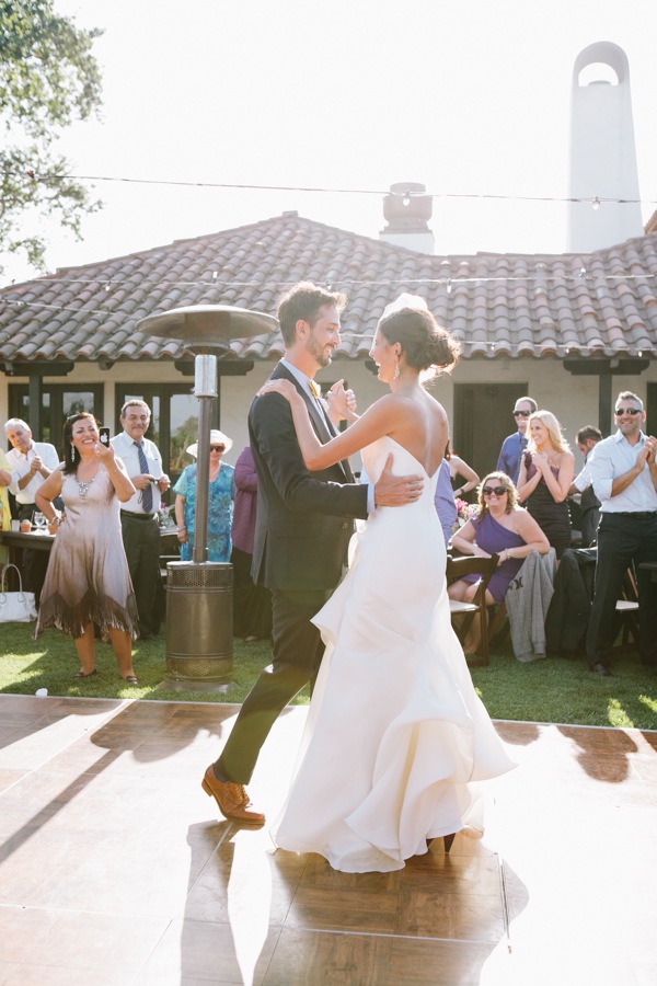 reception, first dance, bride and groom, vineyard