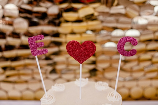 cake topper, wedding cake, gold backgrop