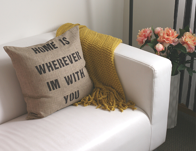 How to make outlet pillows with sayings