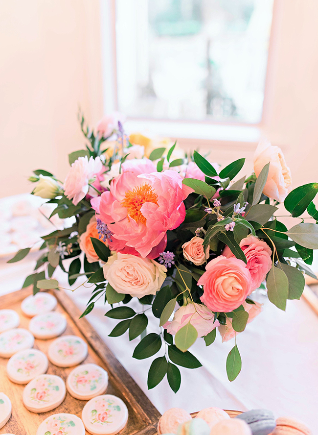 baby shower pink roses