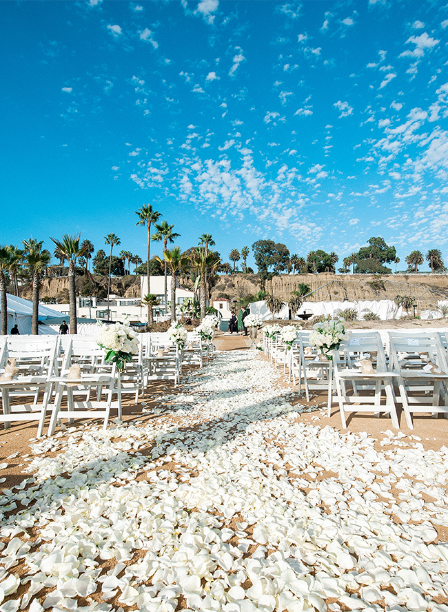 28 Romantic Destination Wedding Photos - Inspired by This