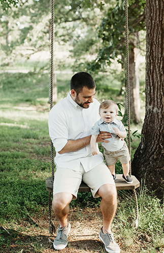 Family Picnic Photos on a Farm - Inspired by This