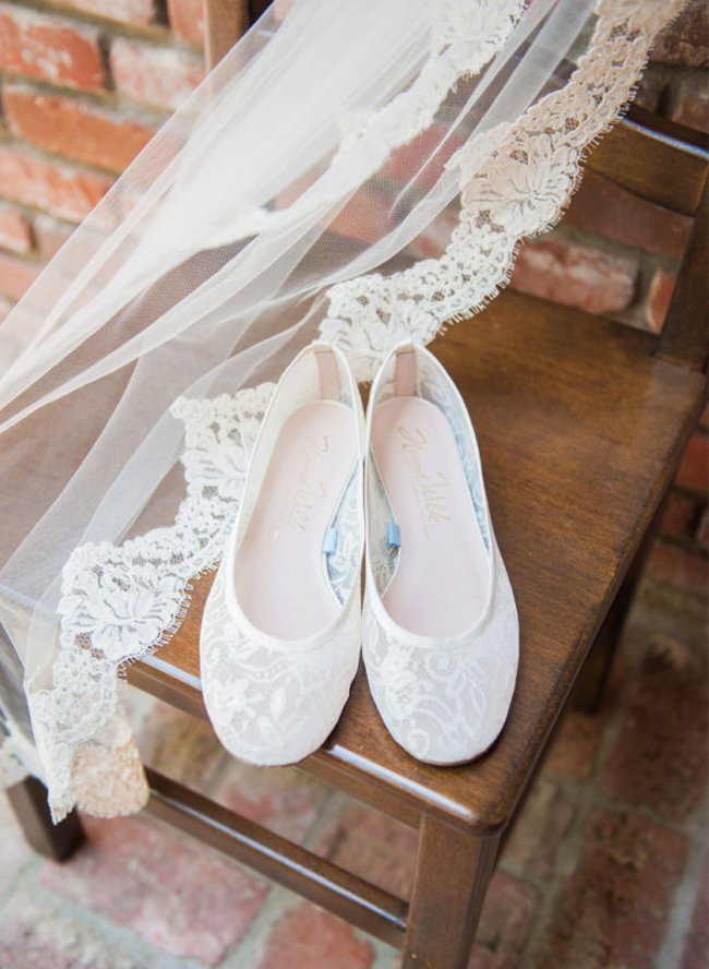 5 Romantic Ways to Incorporate Lace in Your Wedding - Inspired by This 