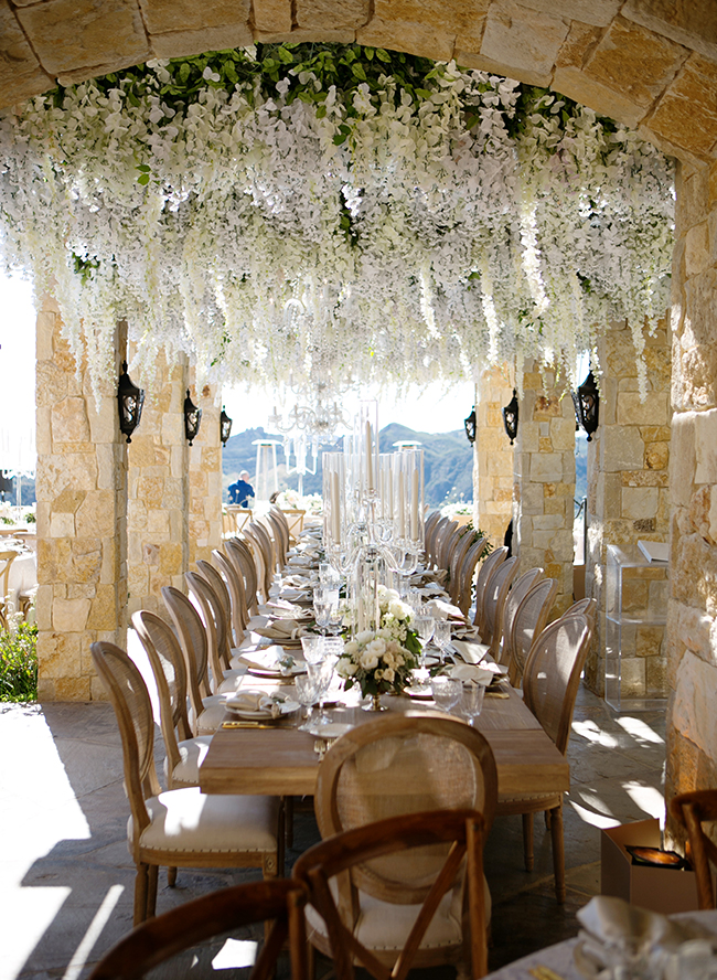 23 White and Neutral Weddings that Stand Out from the Crowd - Inspired by This