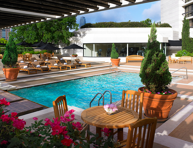 This Houston Resort is The Perfect Glam Wedding Venue - Inspired by This