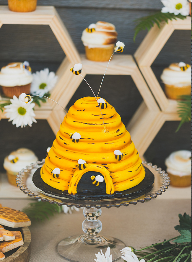 SUPER EASY BIRTHDAY PARTY DECORATION IDEAS, HONEY BEE THEME BIRTHDAY PA