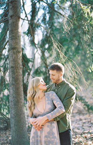 Fall Engagement Photos in the Woods 