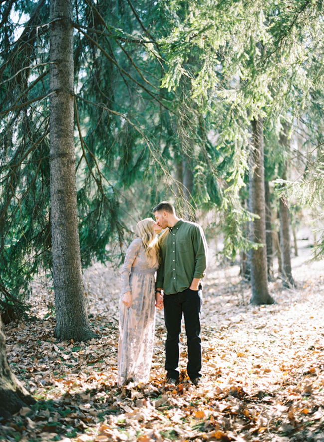 Fall Engagement Photos in the Woods 