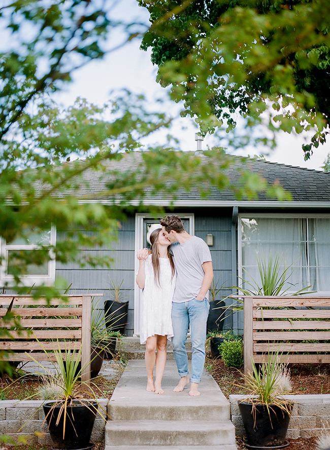 Cozy Bungalow Love Shoot in Portland