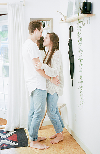 Cozy Bungalow Love Shoot in Portland 