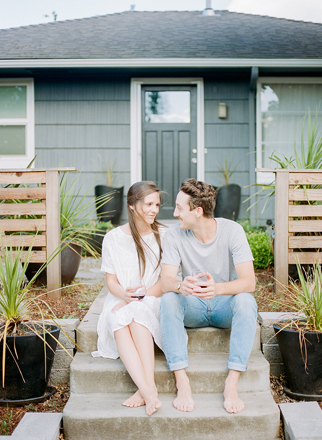 Cozy Bungalow Love Shoot in Portland 