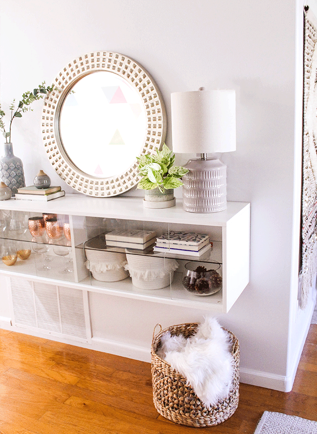 Simple Tips for How to Style Your Entryway