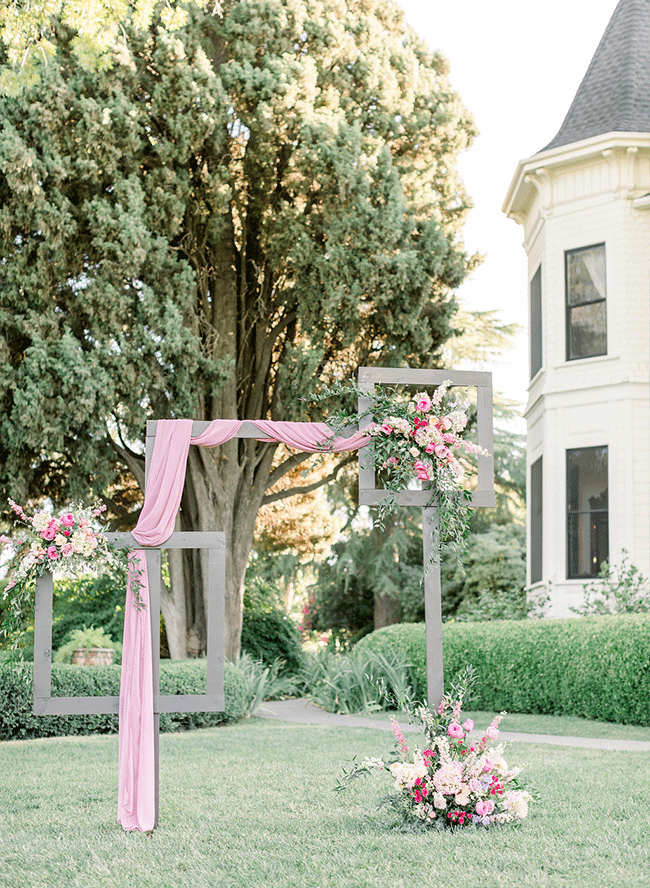 Feminine Fuchsia Wedding Inspiration