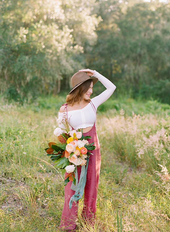 Stylish Autumn Engagement Photos