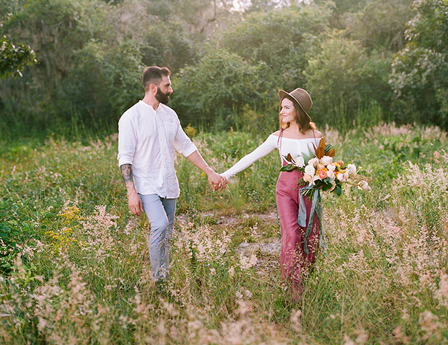 Stylish Autumn Engagement Photos