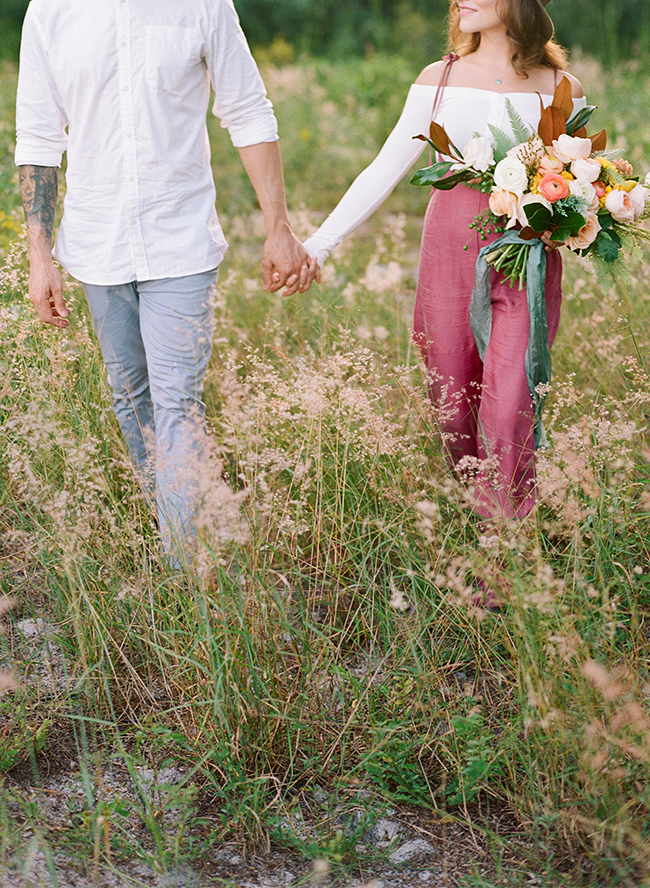 Stylish Autumn Engagement Photos