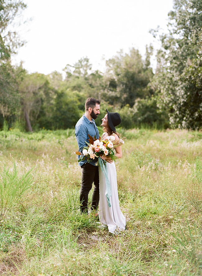 Stylish Autumn Engagement Photos