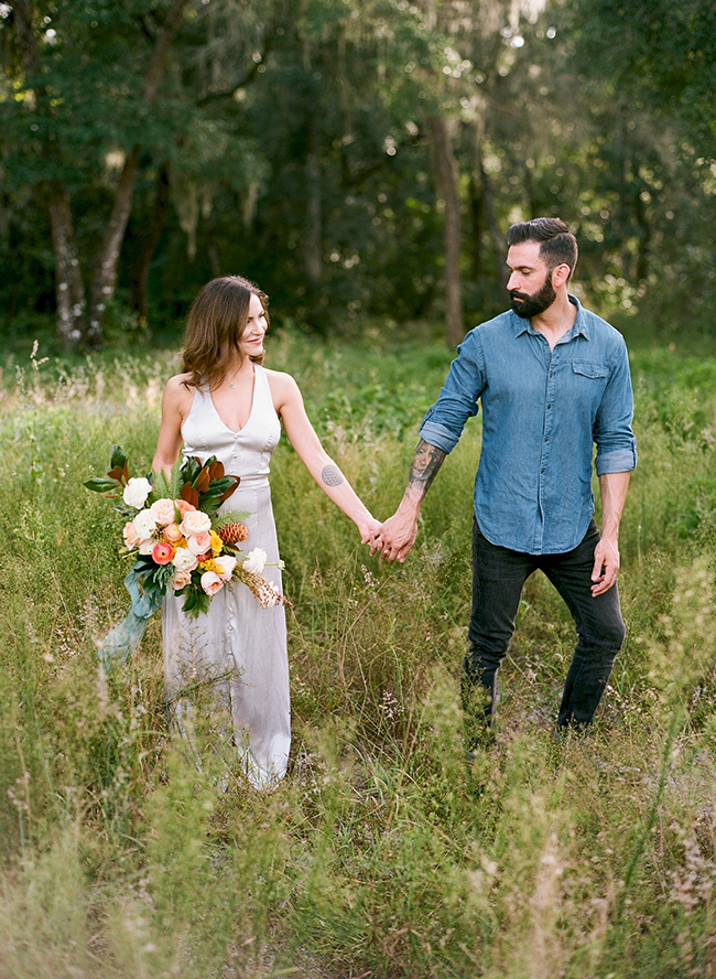 Stylish Autumn Engagement Photos