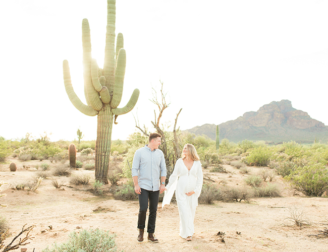 Beautiful Bright Desert Maternity Photos