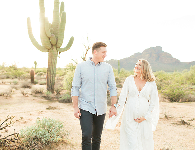 Beautiful Bright Desert Maternity Photos