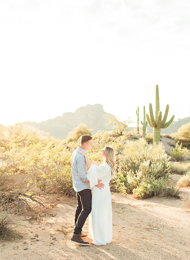 Beautiful Bright Desert Maternity Photos