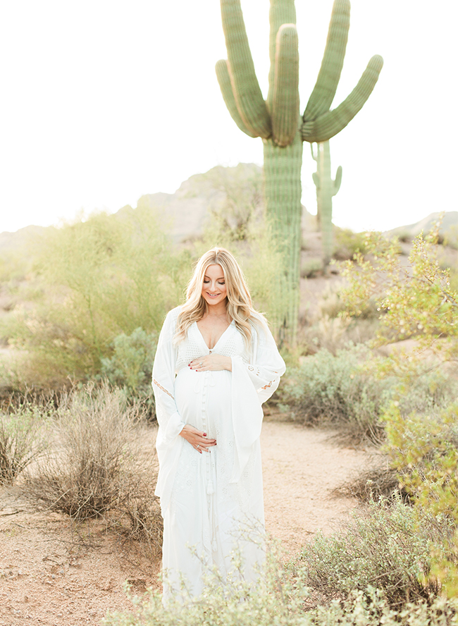 Beautiful Bright Desert Maternity Photos