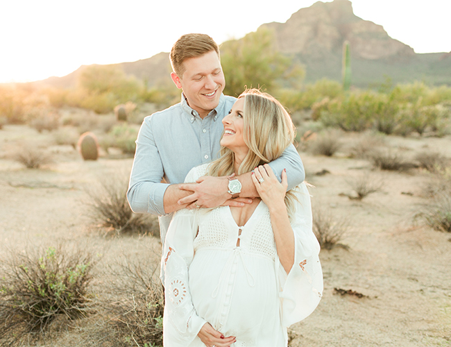 Beautiful Bright Desert Maternity Photos