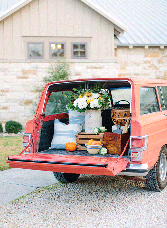 A Rustic Farmhouse Friendsgiving