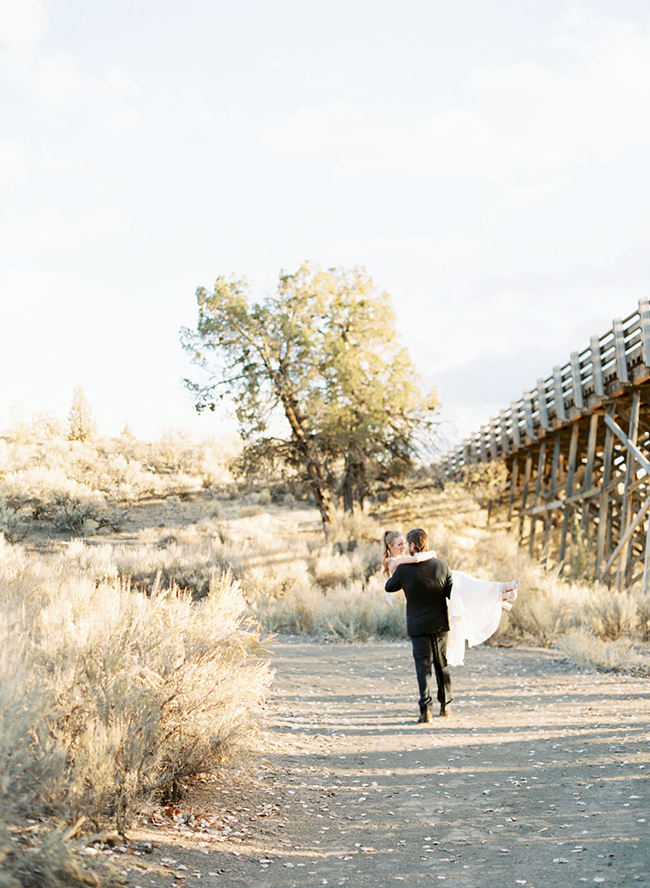 natural wedding, natural wedding colors, desert wedding