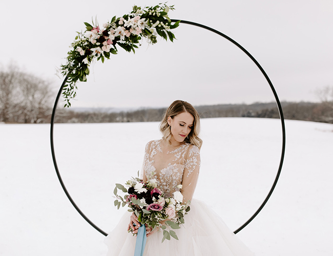 Snowy winter wedding, unique winter wedding ideas