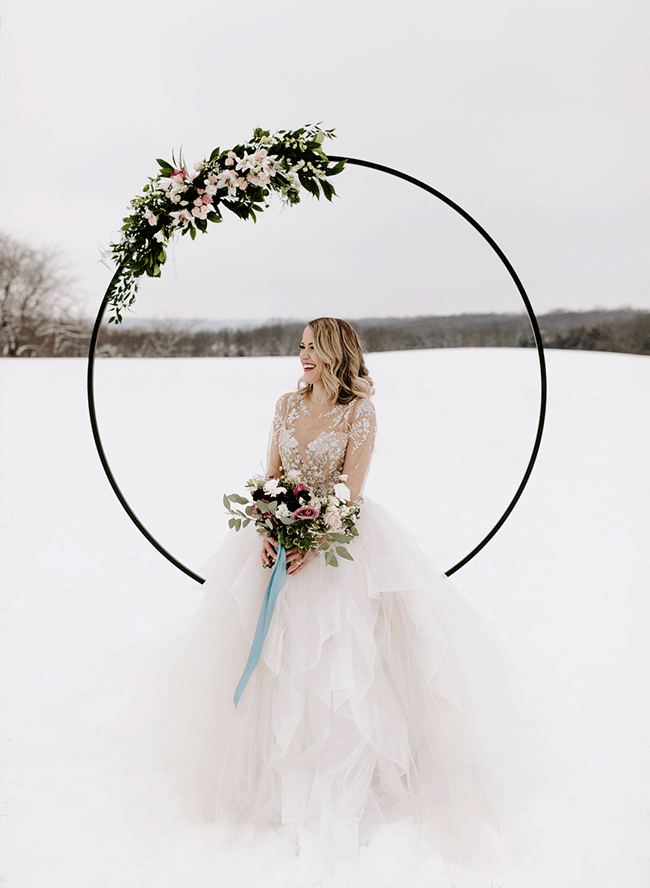 Snowy winter wedding, unique winter wedding ideas