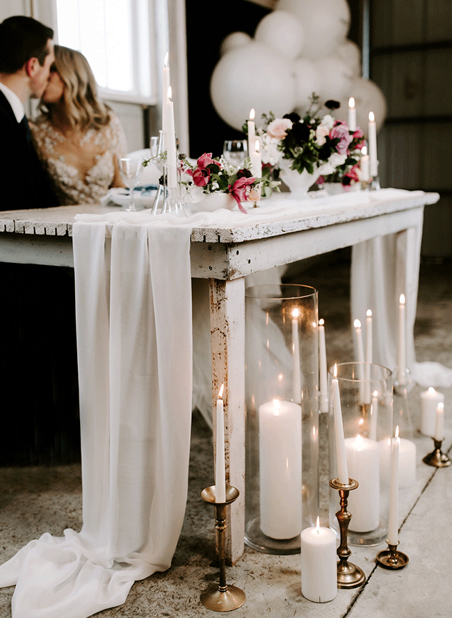 Snowy winter wedding, unique winter wedding ideas