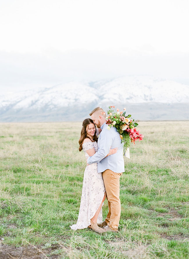 Scenic Spring Engagement Photos, outdoor engagement photos 