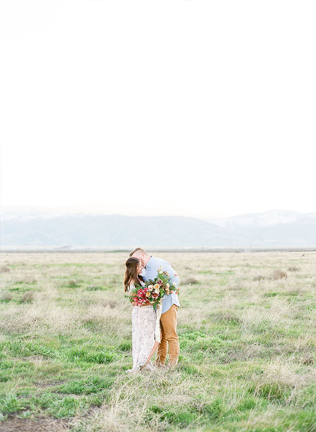 Scenic Spring Engagement Photos, outdoor engagement photos 