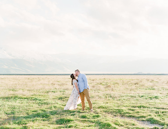 Scenic Spring Engagement Photos, outdoor engagement photos 