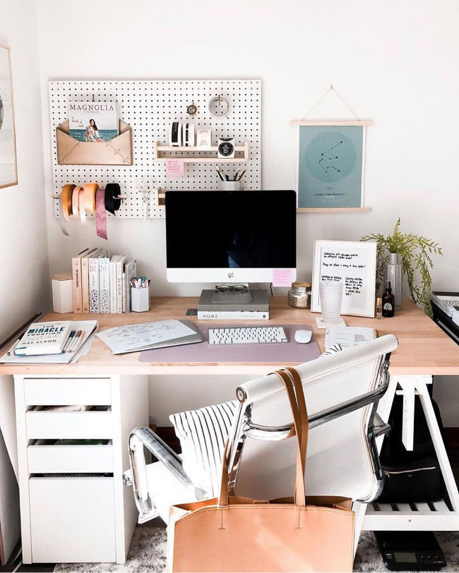 5 Things You Need in Your Home Office