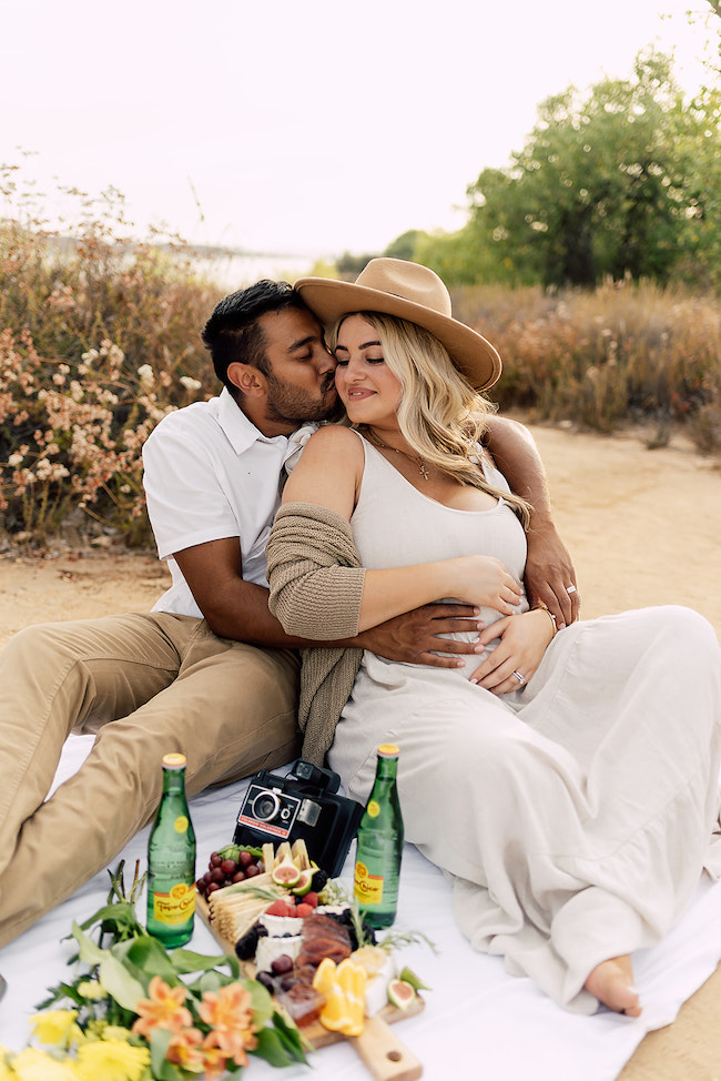 Maternity Photoshoot Ideas For Gorgeous Photos Everyone Will Fall In Love  With