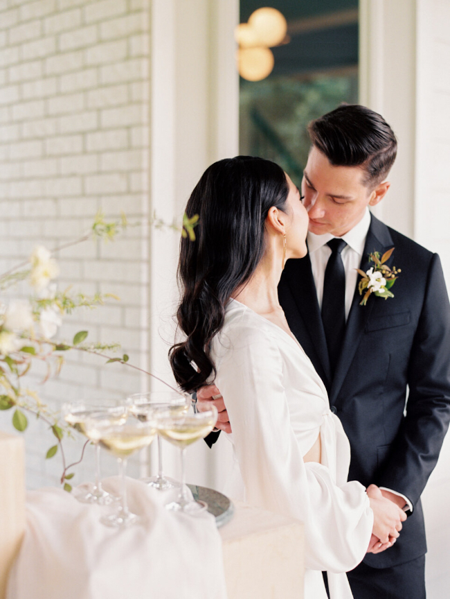 Elegant Black & White Dallas Wedding Shoot