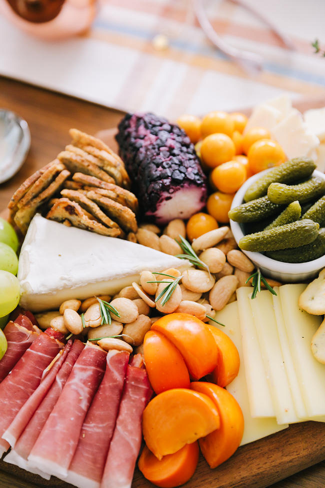 A Modern & Colorful 2021 Thanksgiving Celebration