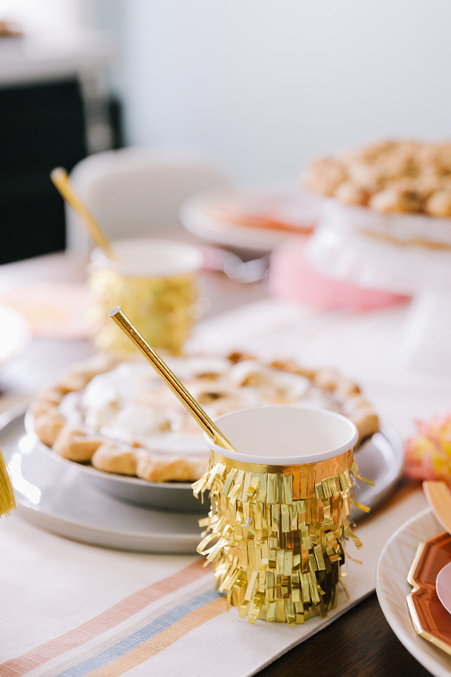 A Modern & Colorful 2021 Thanksgiving Celebration