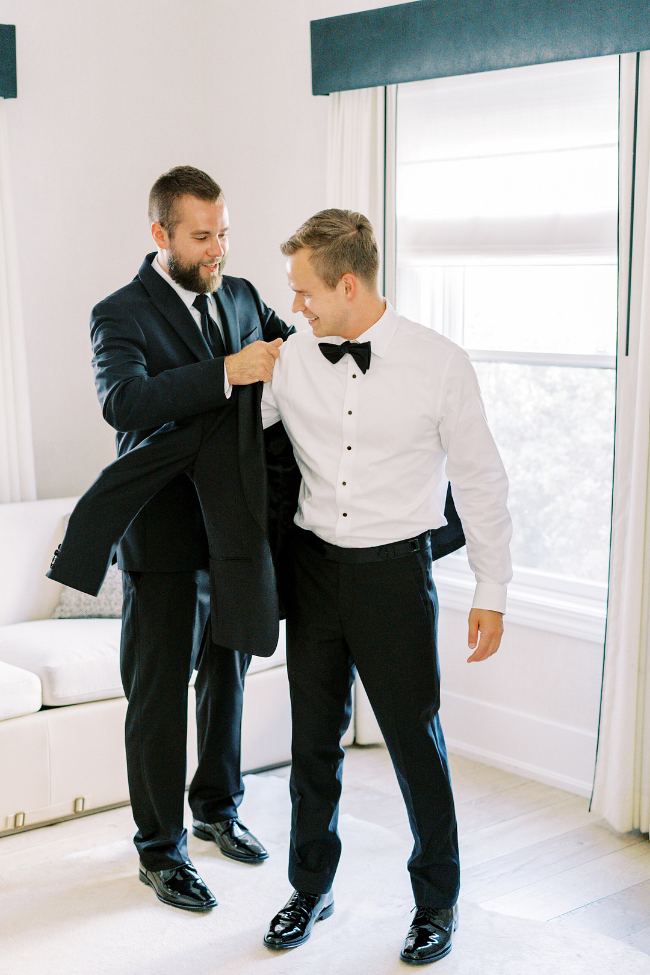 Timeless Black & White Sonoma Garden Wedding