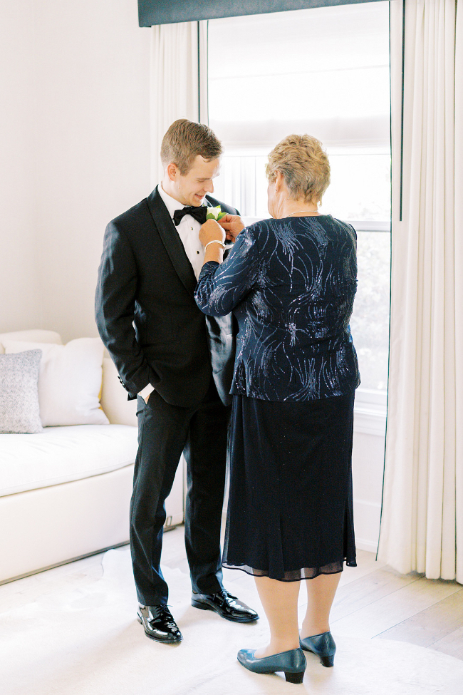 Timeless Black & White Sonoma Garden Wedding