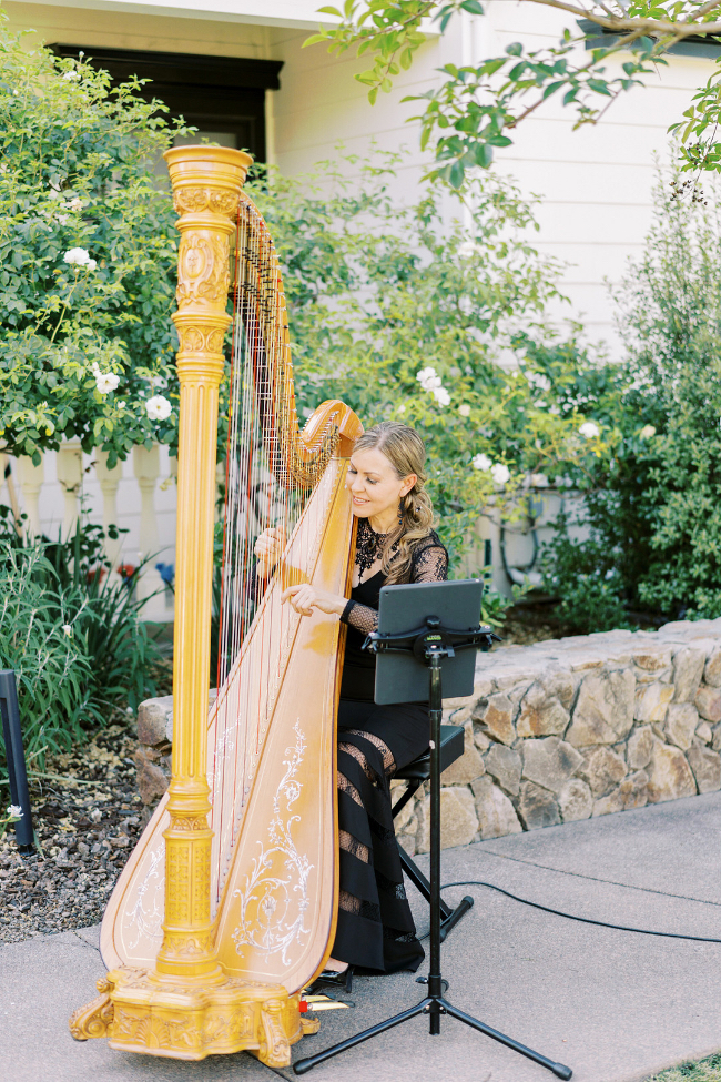 Timeless Black & White Sonoma Garden Wedding