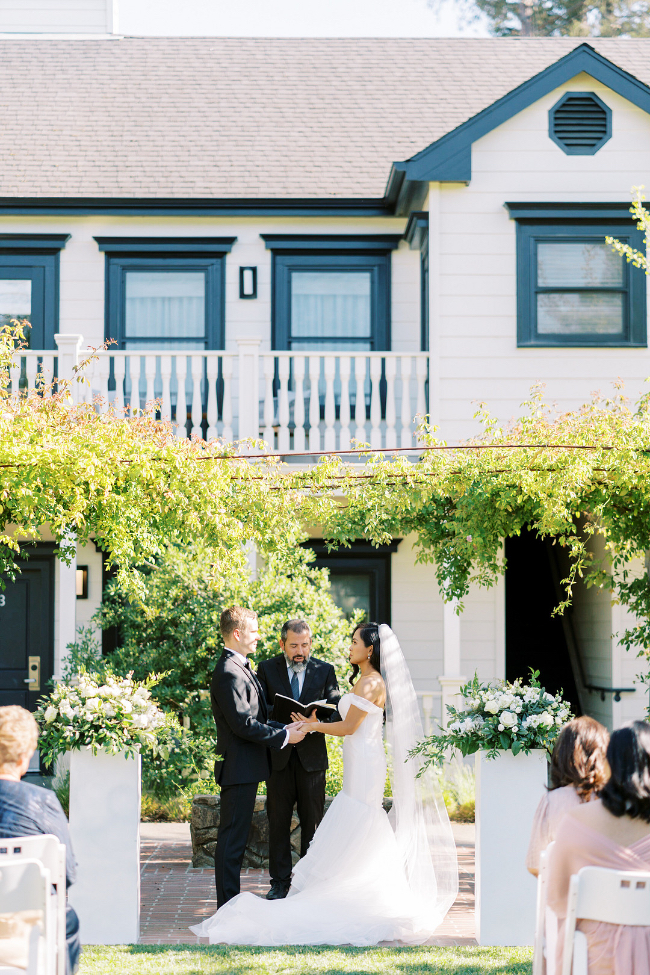 Timeless Black & White Sonoma Garden Wedding