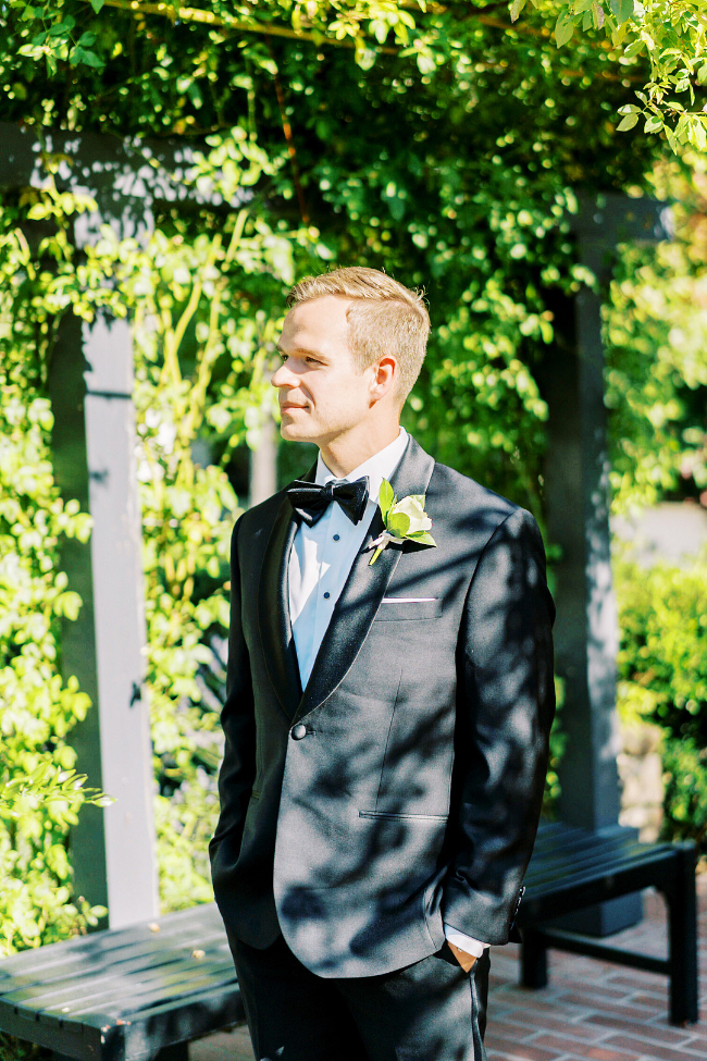 Timeless Black & White Sonoma Garden Wedding