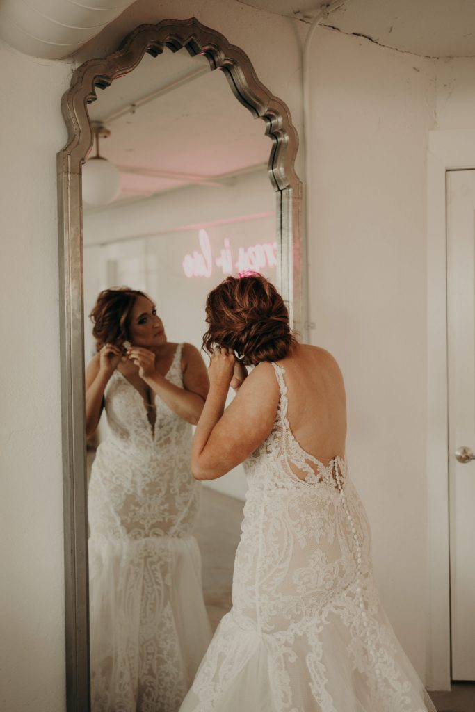 Everything's Bigger In Texas Big Fake Wedding Dallas