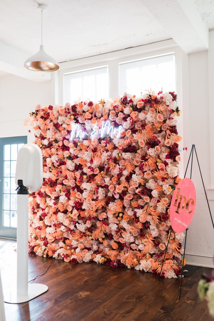 Everything's Bigger In Texas Big Fake Wedding Dallas