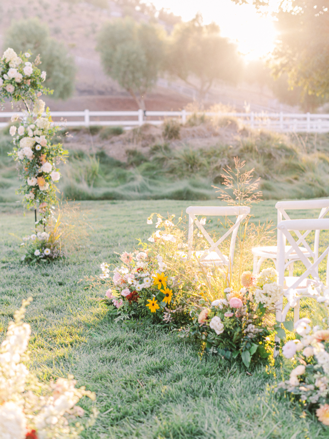 Heirloom Whimsical Prairie-Styled Editorial